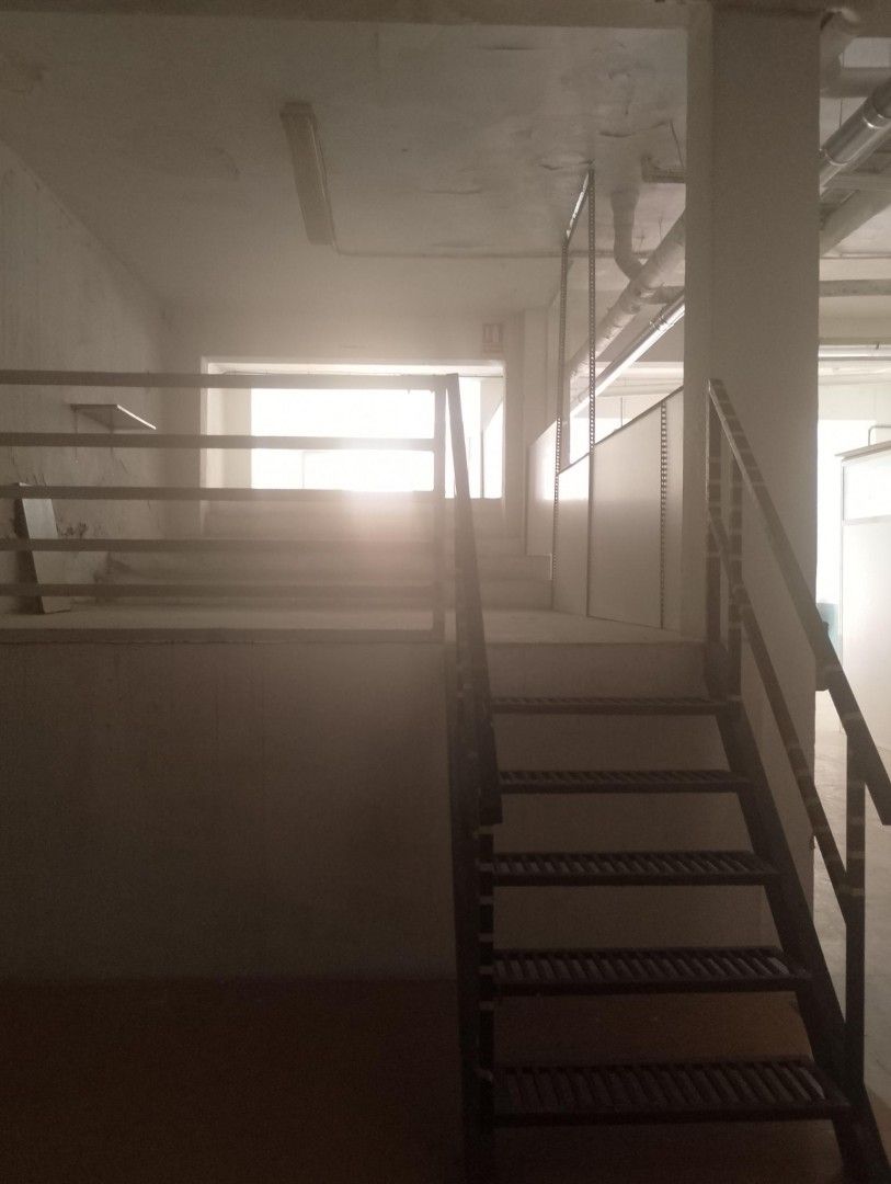 Altillo con escalera