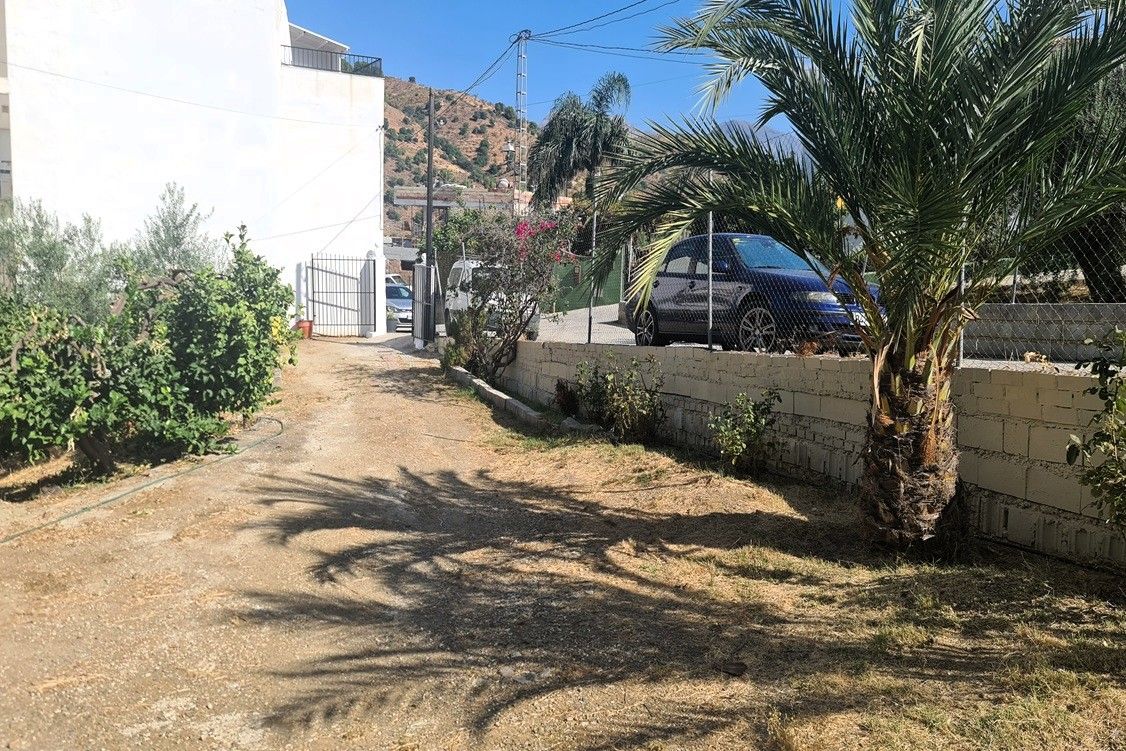 8 Bedroom Country House for Sale in Tolox