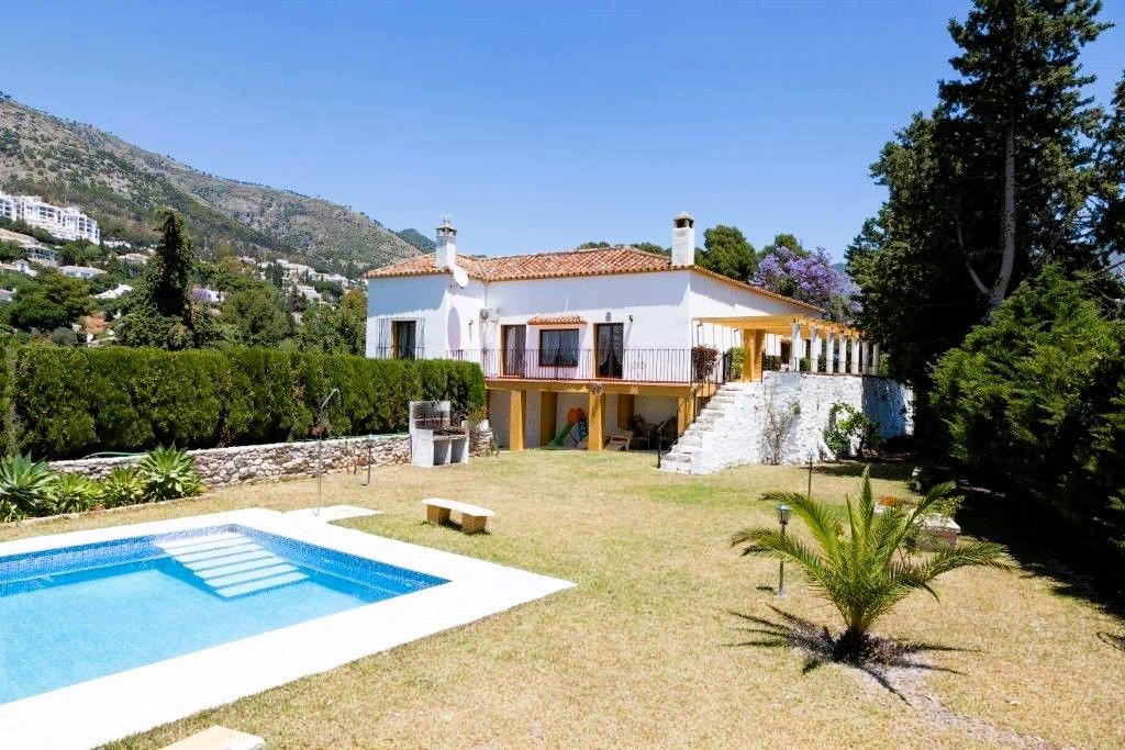 5 Bedroom Country House for Sale in Mijas