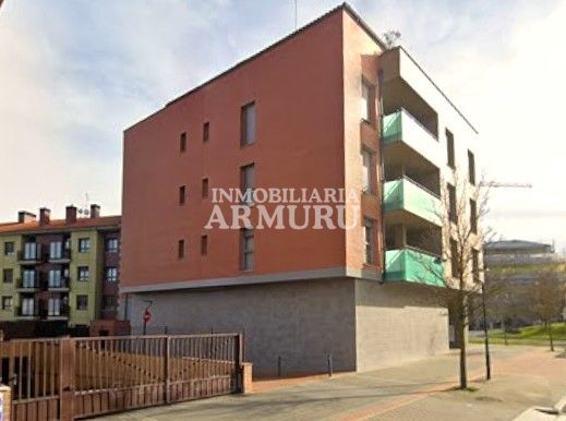 EDIFICIO Y ENTRADA