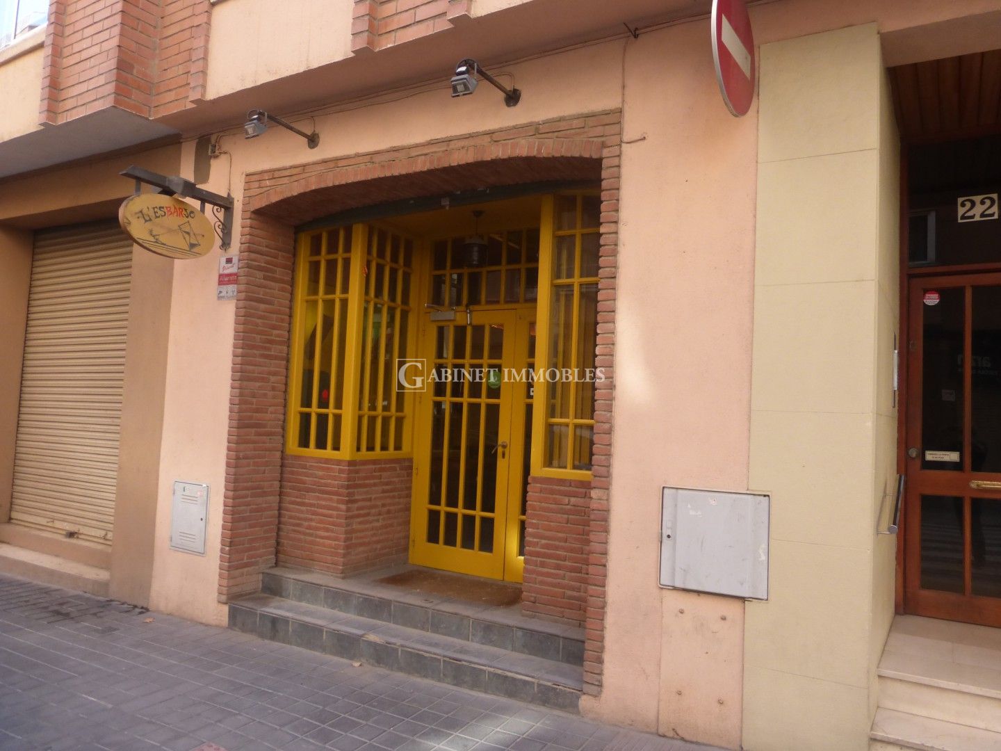 Locales en venta en Reus, de 75 m2 con 2 aseos por 85.000 €, Ref