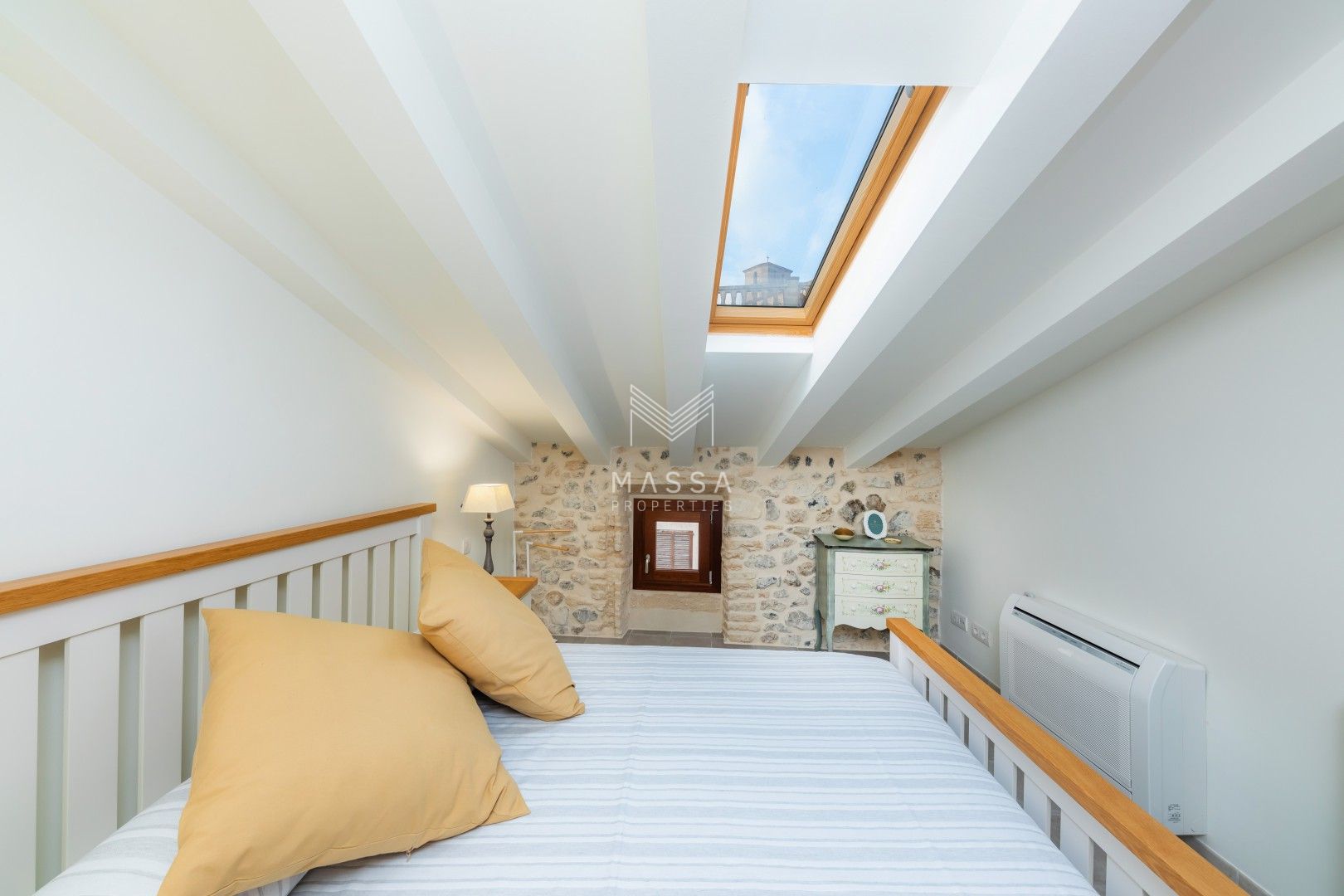 Habitación con claraboya