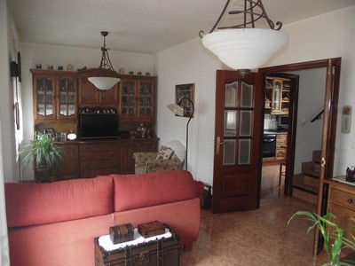 Adosado en venta en Ameyugo, con 3 dormitorios, 2 baños, plaza de garaje y 2 terrazas