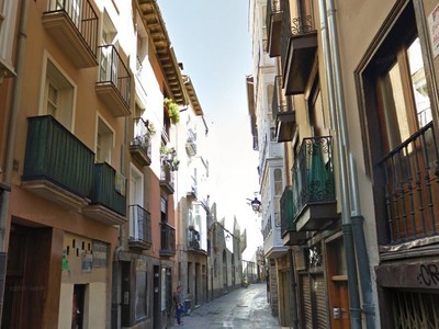 Locales en alquiler en Vitoria, Casco Viejo, con aseo