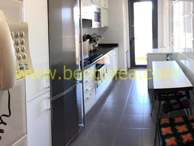 Piso en venta en Barakaldo, Herriko Plaza-boulevard, con 3 dormitorios, 2 baños, plaza de garaje y trastero