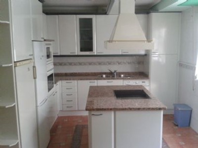 Apartamento en venta en Abetxuko, con 2 dormitorios, baño, trastero y terraza