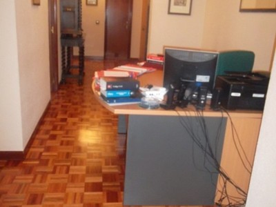 Oficina en alquiler en Vitoria, San Martin - Las Conchas, con baño