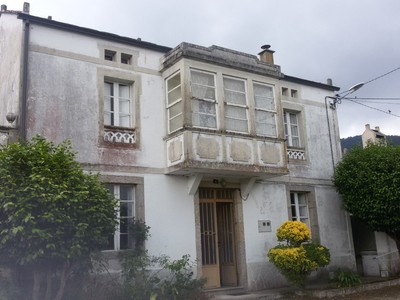 Casa en venta en Alfoz, con 5 dormitorios, 2 baños, trastero y terreno