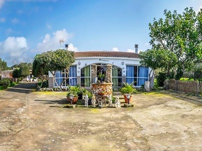 Casa de campo en venta en Ciudadela, Poici, con 3 dormitorios, baño, aseo, plaza de garaje, trastero, terraza y terreno