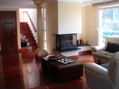 Chalet en venta en Castro Urdiales, Montealegre, con 3 dormitorios, 4 baños, 2 plazas de garaje, trastero, terraza y terreno