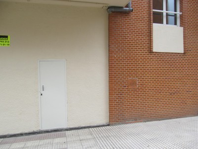 Lonja en venta en Sondika, con baño