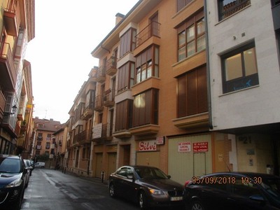 Duplex en venta en Aranda De Duero, Centrica, con 4 dormitorios, 2 baños, trastero y terraza