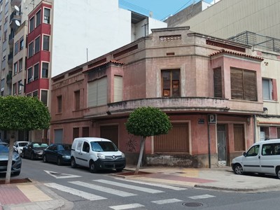 Casa en venta en Vila Real, con 5 dormitorios