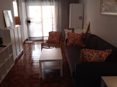 Apartamento en alquiler en Cartagena, con 1 dormitorio, baño, plaza de garaje y terraza