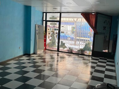 Local comercial en alquiler en Cartagena, con baño