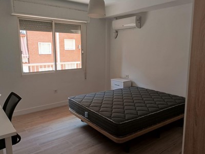 Piso en alquiler en Cartagena, con 5 dormitorios y 2 baños