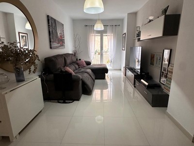 Piso en alquiler en Cartagena, con 3 dormitorios, 2 baños y trastero