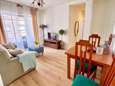Piso en alquiler en Cartagena, con 4 dormitorios, baño y balcón