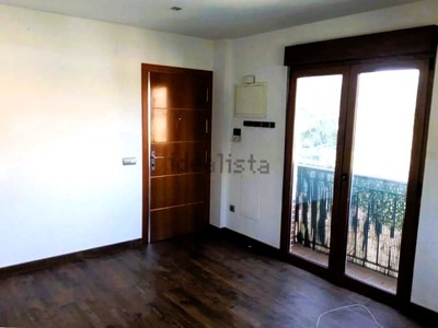 Duplex en venta en Valdemorillo, Valdemorillo, con 2 dormitorios, 2 baños, trastero y balcón