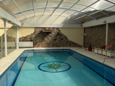 Chalet en venta en San Lorenzo De El Escorial, Abantos-carmelitas, con 7 dormitorios, 5 baños y 2 plazas de garaje