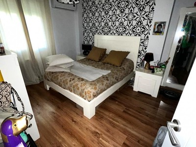 Piso en venta en Fuenlabrada, Fuenlabrada, con 3 dormitorios y baño