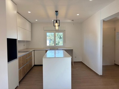 Chalet en venta en Valdemorillo, Cerro Alarcon I, con 3 dormitorios, 2 baños, plaza de garaje y terraza