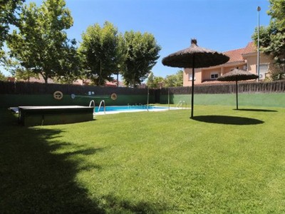 Duplex en venta en Villanueva Del Pardillo, con 2 dormitorios, baño, aseo y trastero