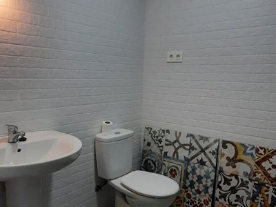 Local en venta en Ugao-miraballes, con baño