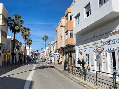 Local comercial en traspaso en Tarifa, con 2 aseos