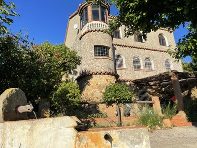 Chalet en venta en Tarifa, con 4 dormitorios, 4 baños, plaza de garaje y terreno