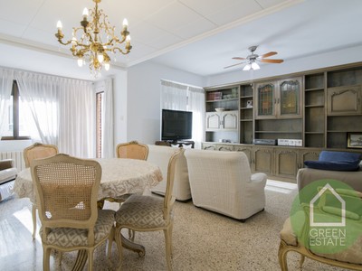 Piso en alquiler en Valencia, con 3 dormitorios, 2 baños y balcón