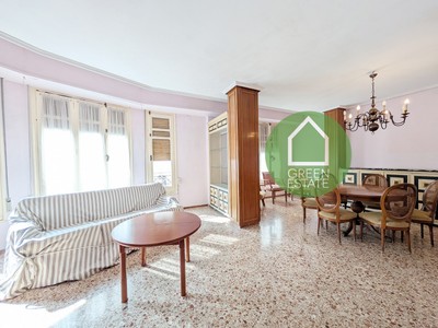 Piso en venta en Valencia, con 7 dormitorios, 2 baños, aseo y trastero