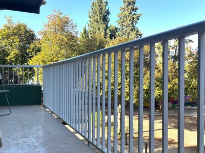 Piso en venta en Valencia, con 4 dormitorios, baño, aseo y balcón