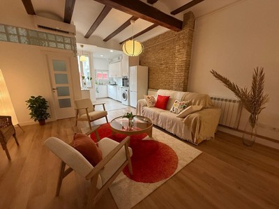 Piso en alquiler en Valencia, con 1 dormitorio, baño y balcón