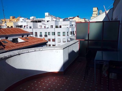 Estudio en alquiler en Madrid, Recoletos, con baño y terraza