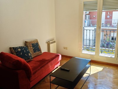 Piso en alquiler en Madrid, Prosperidad, con 2 dormitorios, baño, aseo, trastero, 2 balcones y terraza