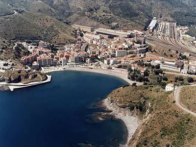 Terreno urbano en venta en Portbou