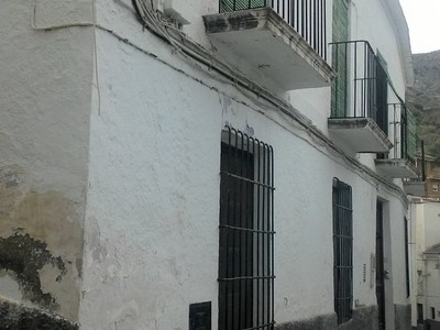 Casa en venta en Torvizcon, con 8 dormitorios, 2 baños y terraza