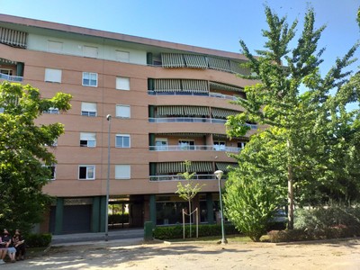 Piso en alquiler en Granada, Parque Del Genil, con 4 dormitorios, 2 baños, plaza de garaje, trastero y balcón