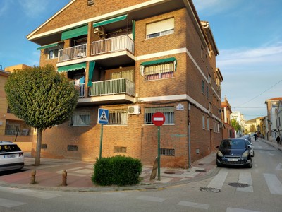 Apartamento en alquiler en Granada, Traumatologia, con 1 dormitorio, baño y balcón