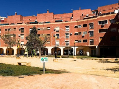 Piso en venta en Ibi, con 3 dormitorios, 2 baños y trastero