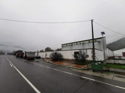 Nave comercial en venta en Ourense