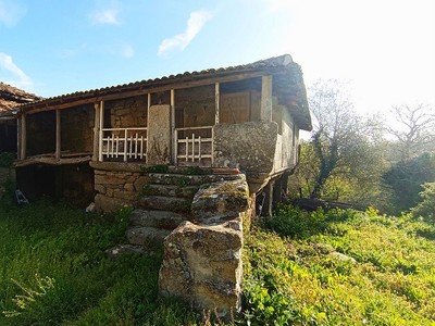 Casa en venta en Allariz, con balcón y terreno