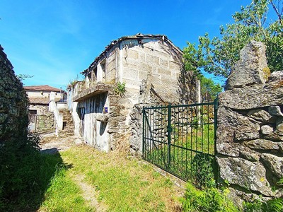 Casa en venta en Allariz, con balcón