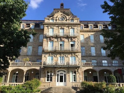 Duplex en venta en Mondariz, Mondariz Balneario, con 2 dormitorios, baño, aseo, plaza de garaje y trastero