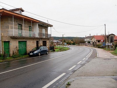 Casona de piedra con terreno y pozo en Pereiro de Aguiar – A Derrasa