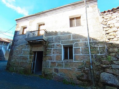 Casa en venta en Xunqueira De Ambía, Armariz, con 2 dormitorios, baño, trastero y balcón