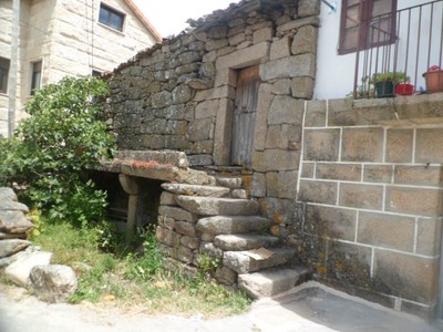 Casa en venta en Allariz, con terreno