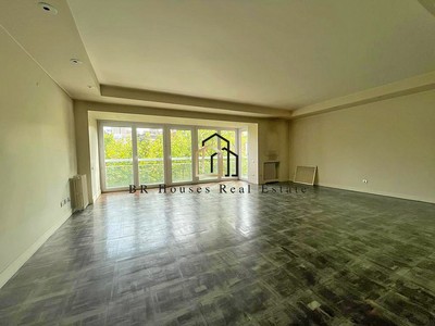 Piso en venta en Madrid, Barrio De Salamanca, con 3 dormitorios y 2 baños