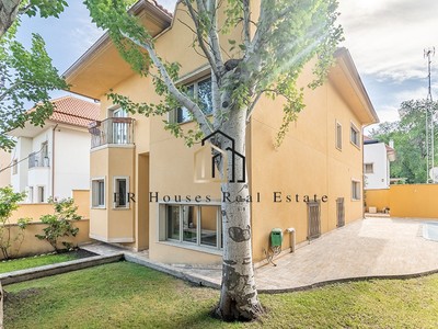 Chalet en venta en Madrid, Moncloa, con 6 dormitorios, 7 baños y terraza